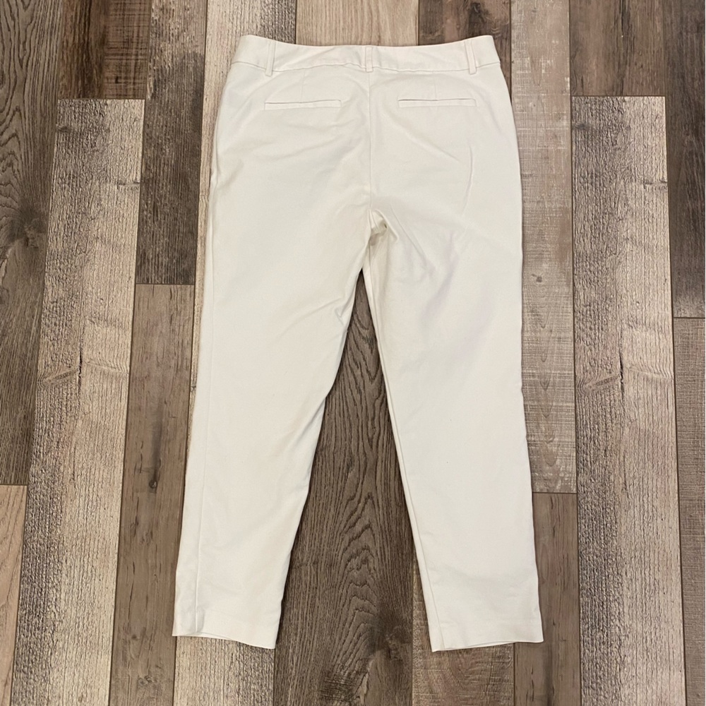 Crisp, summer pant!